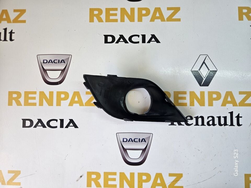 LOGAN / SANDERO / CLİO 4 SİS FAR ÇERÇEVESİ SAĞ 261A28633R