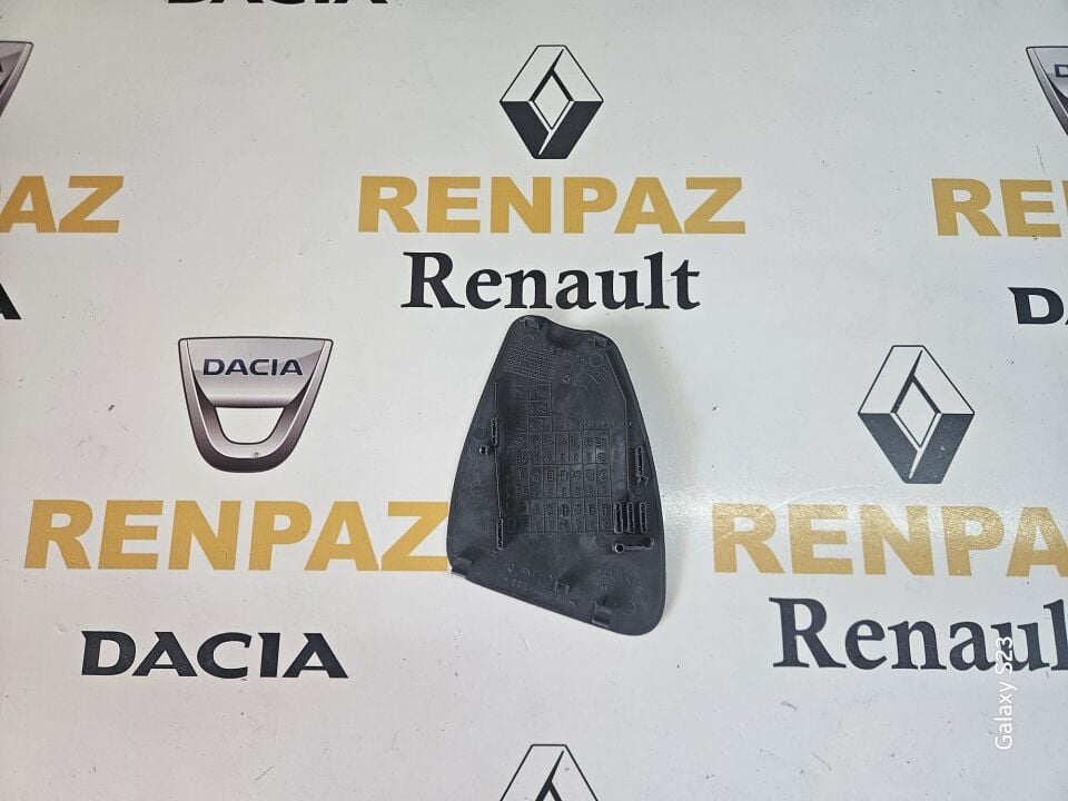RENAULT CLİO SİGORTA YAN KAPAĞI 7700431696 - 8200966332 - 8200107802