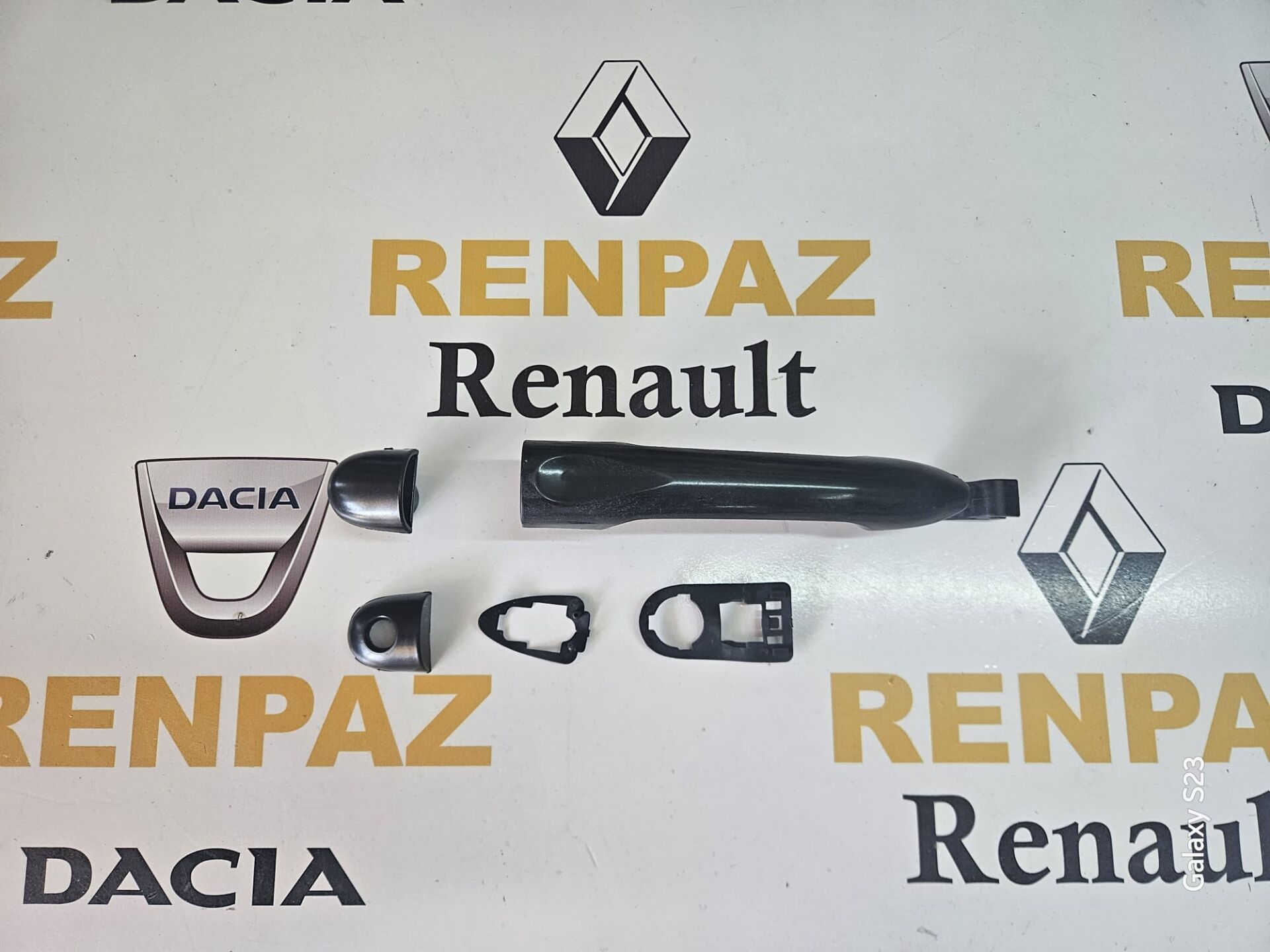 MEGANE 3/FLUENCE/CLİO 4/CAPTUR DIŞ AÇMA KAPI KOLU SİYAH 806070009R - 806B02596R - 806B09590R