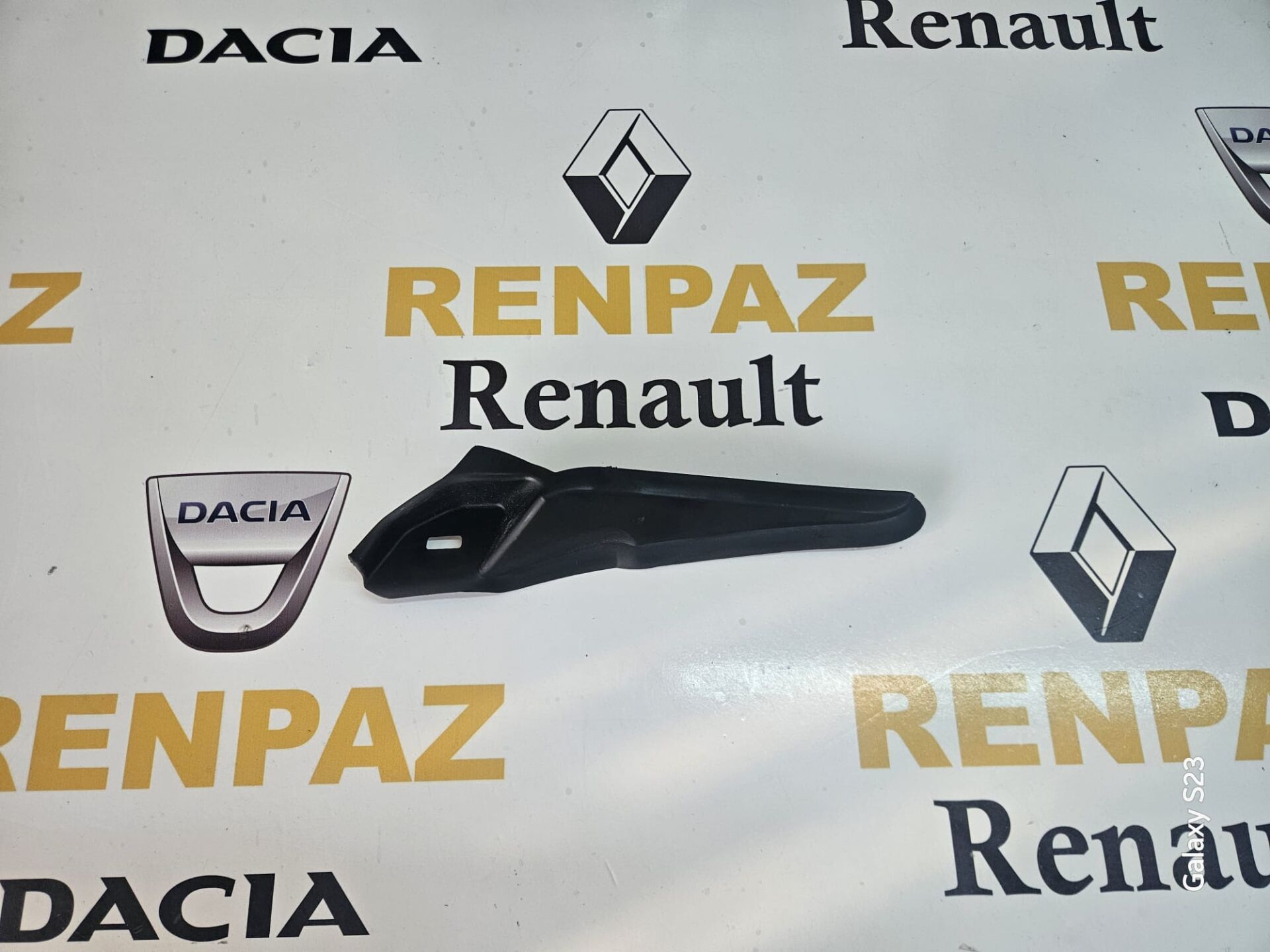 CLİO 4 ÖN CAM IZGARA BAĞLANTISI PLASTİĞİ SAĞ 668628650R