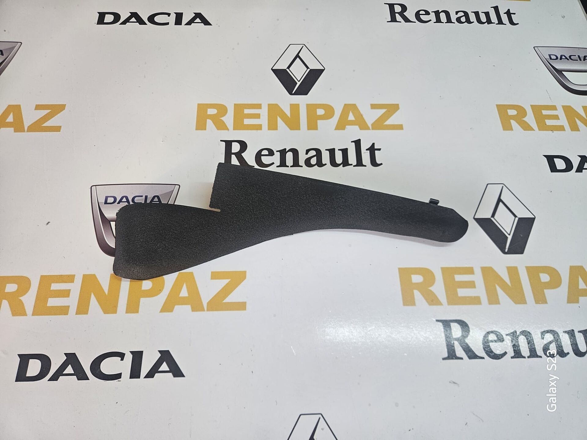MASTER 3 ÖN CAM IZGARASI PLASTİĞİ YAN PARÇA SAĞ 668100009R