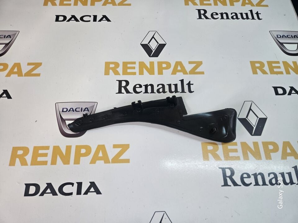 MASTER 3 ÖN CAM IZGARASI PLASTİĞİ YAN PARÇA SAĞ 668100009R