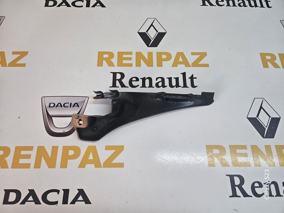 DOKKER/LODGY ÖN CAM IZGARA YAN KAPAK PLASTİĞİ SOL 668224513R