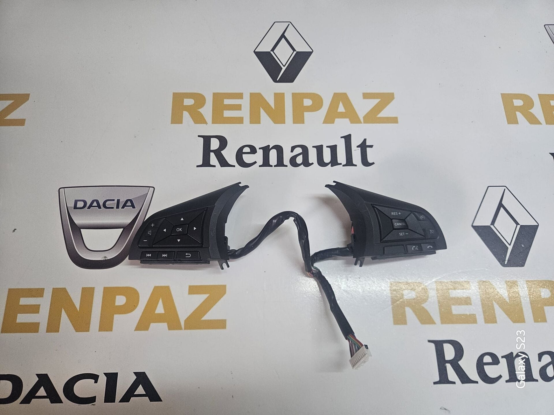 NİSSAN  QASHQAİ JUKE MİCRA DİREKSİYON DÜĞMESİ 17Z04MN