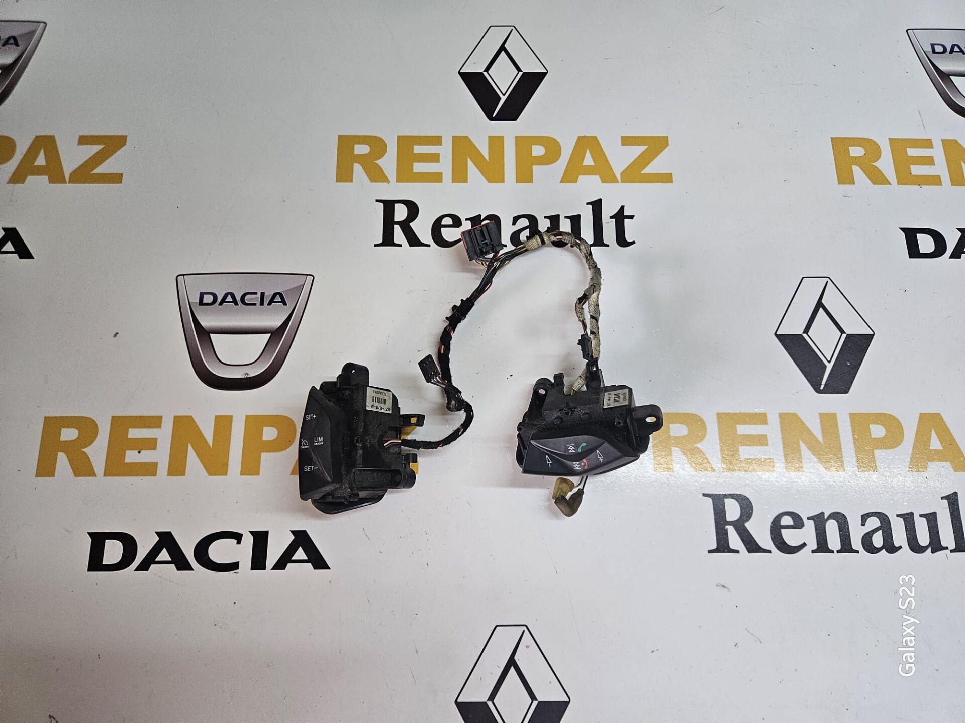 FORD FOCUS TRANSİT CUSTOM DİREKSİYON HIZ SABİTLEME DÜĞMESİ BK2T-9E740-AA / BK2T-14K147-AA