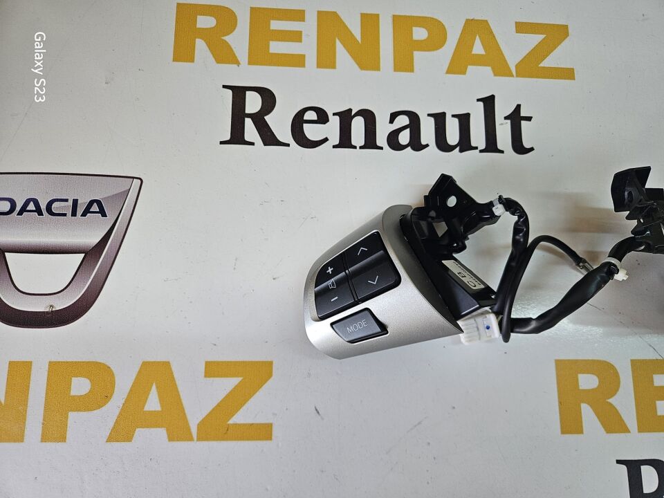 TOYOTA COROLLA DİREKSİYON RADYO KUMANDA DÜĞMESİ 84250-02240 / 8425002240