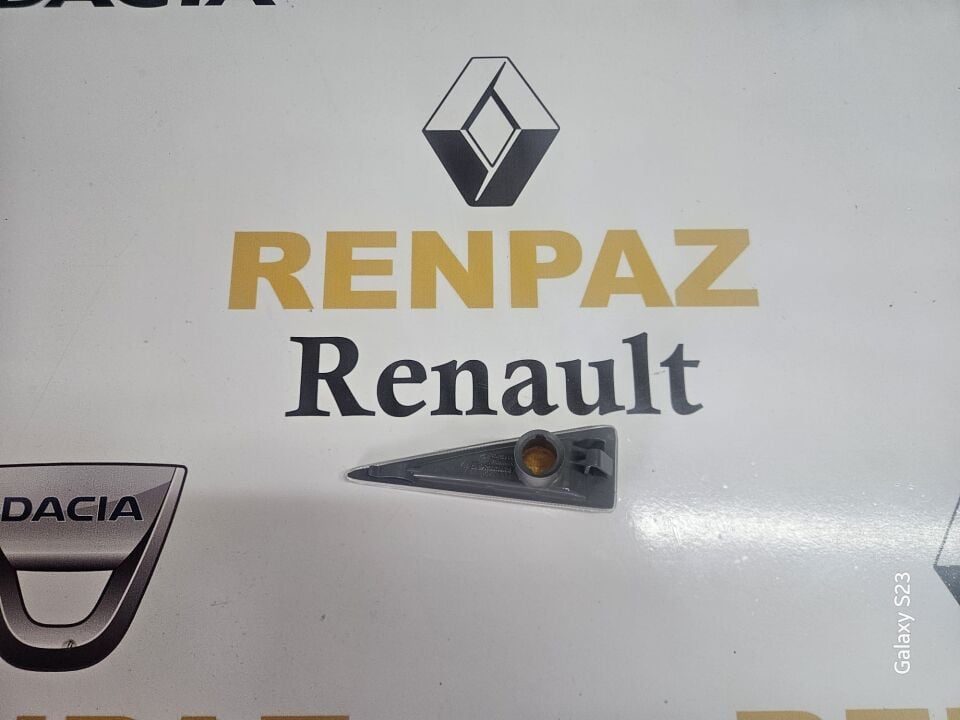 MEGANE 2 ÇAMURLUK SİNYALİ SOL 8200633416 - 8200301241